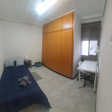 Individual En Vivienda Compartir Recien Reformada